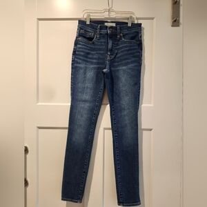 Madewell 9" mid- rise skinny jeans.  Size 25